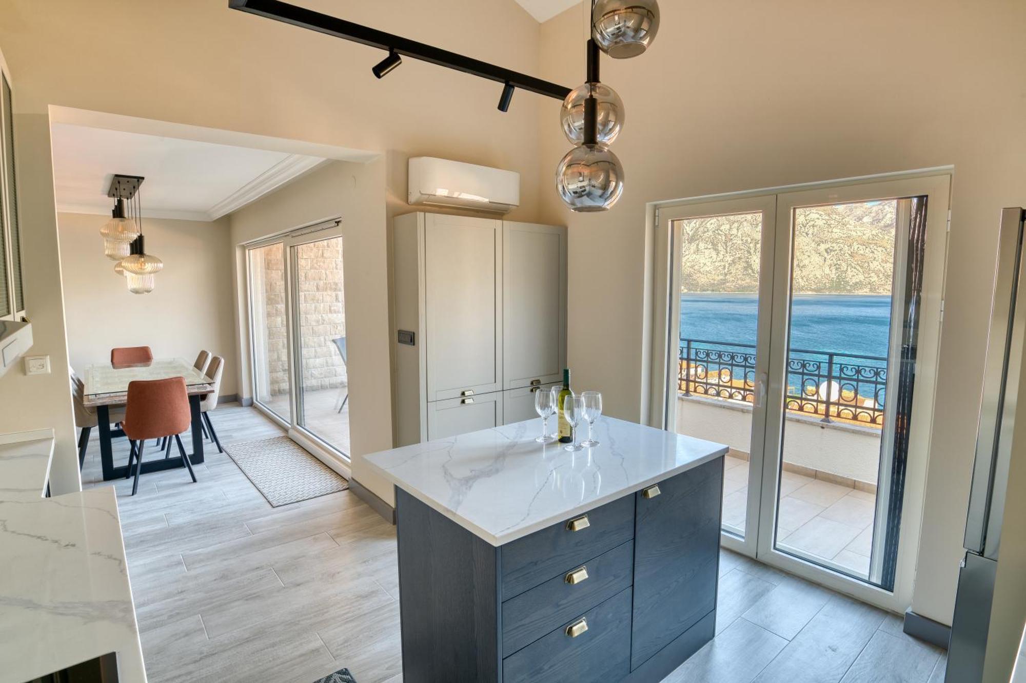 Luxurious 3-Bedroom Apartment By Mn Property Kotor Exterior photo