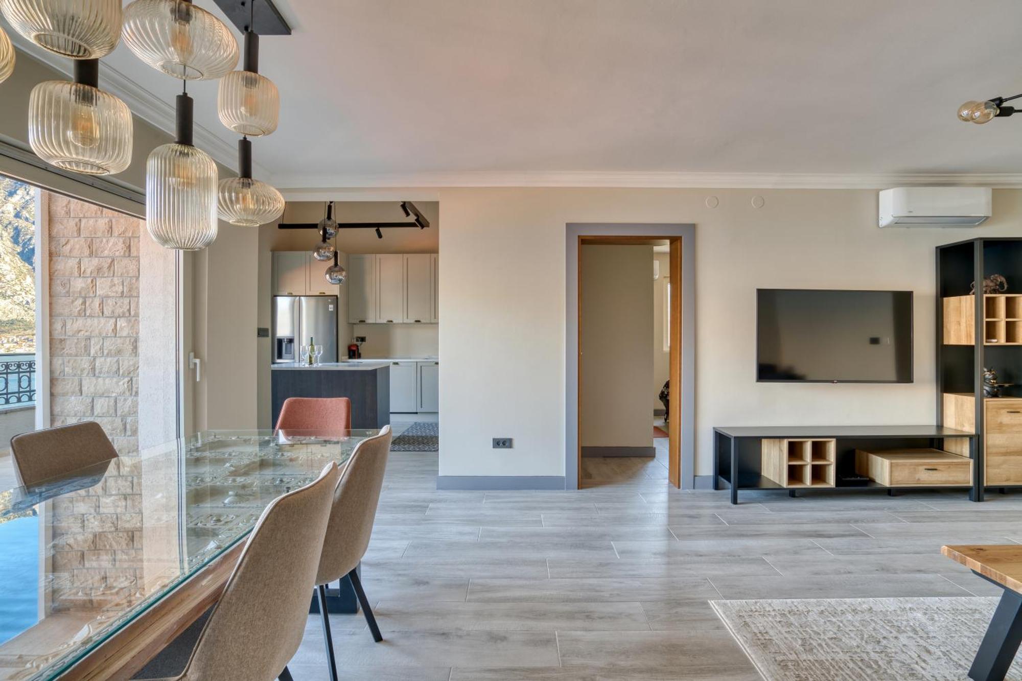 Luxurious 3-Bedroom Apartment By Mn Property Kotor Exterior photo
